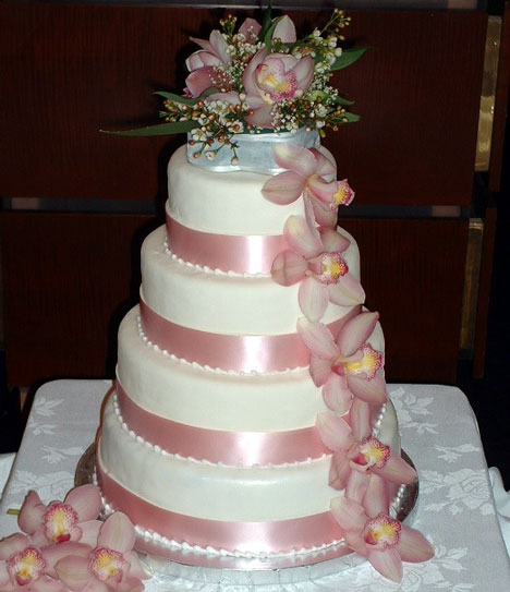 :	fake-wedding-cake-orchids.jpg
: 115
:	49.5 
